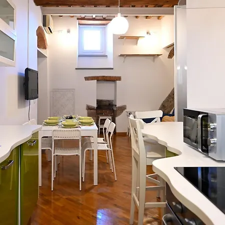 2- In The Heart Of Apartament Piza